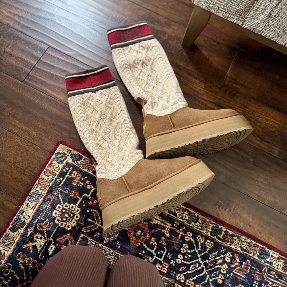***SOLD*** Classic Sweater Slouch UGG Boots (size USA 8)